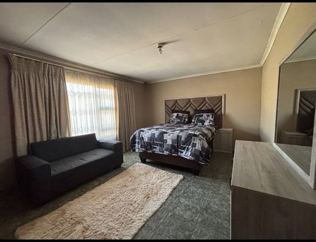 3 BEDROOM HOUSE FOR SALE IN SEBOKENG ZONE 17